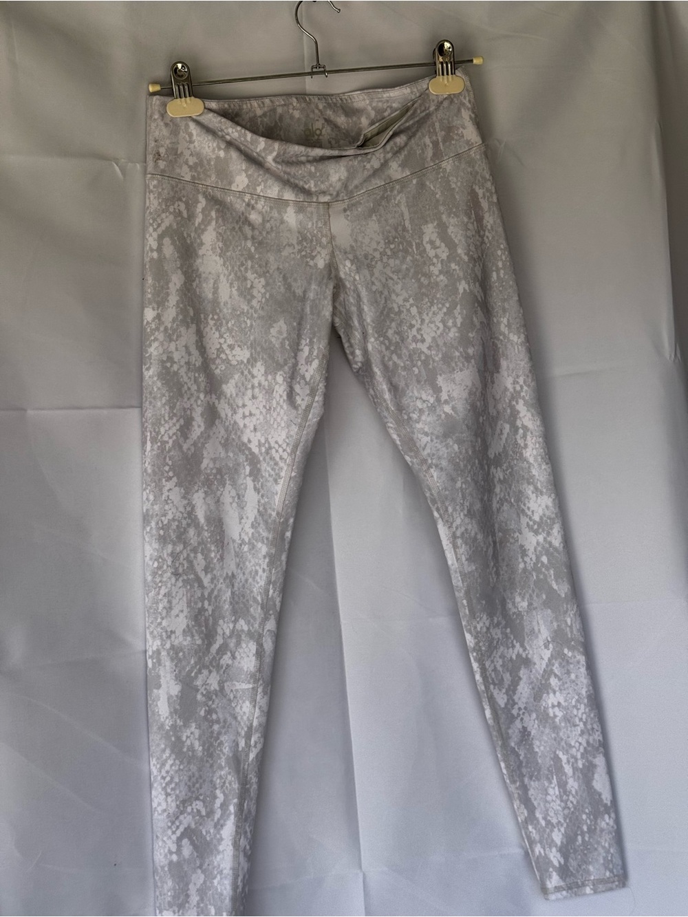 ALO Yoga Light Gray Marble Print Leggings
